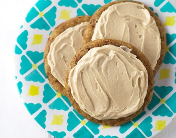 coffee-sugar-cookies-with-espresso-balsamic-frosting