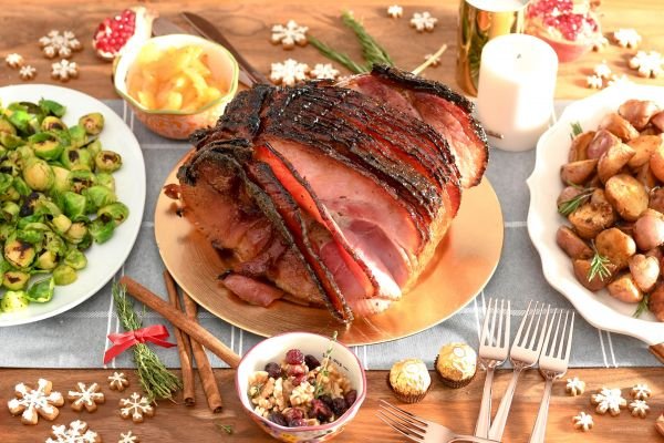 cranberry-and-honey-glazed-spiral-ham-with-sage-and-mushroom-potatoes