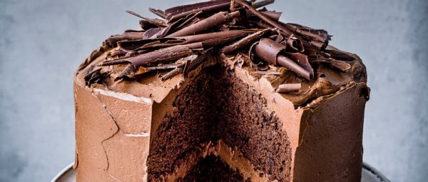deep-dark-chocolate-truffle-cake
