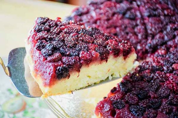 easy-upside-down-blackberry-cake