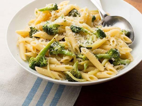 garlic-sauteed-pasta-with-broccoli