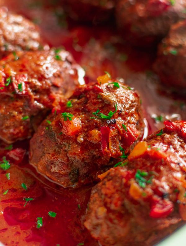 greek-meatballs-in-wine-sauce