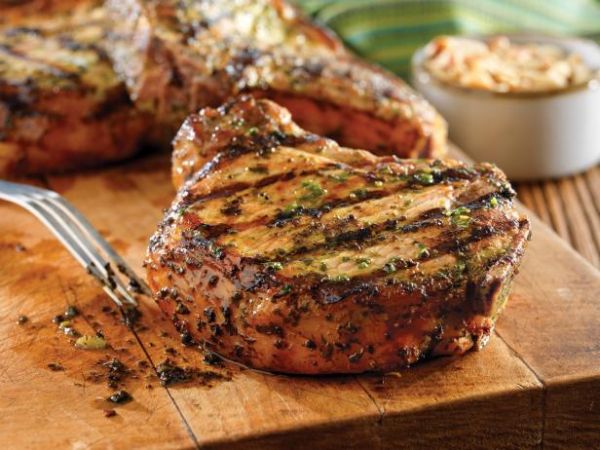 grilled-garlic-pork-chops