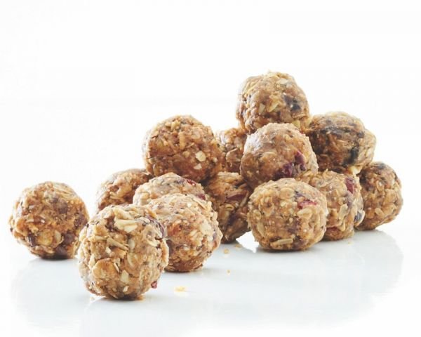 healthy-apricot-almond-balls