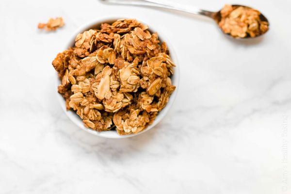 healthy-vanilla-almond-granola