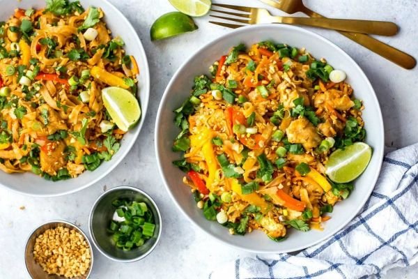 instant-pot-chicken-pad-thai