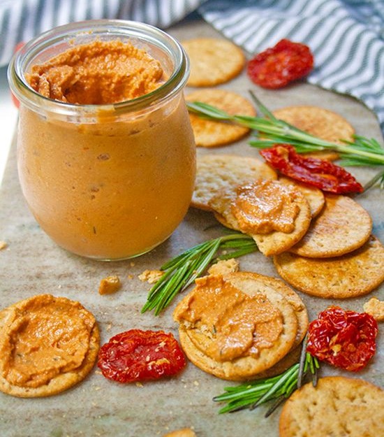 parmesan-cheddar-basil-crackers