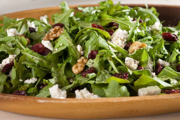 raspberry-walnut-and-feta-salad
