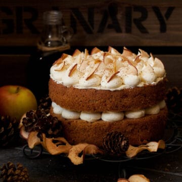 simple-stunning-cinnamon-cake-with-fig-balsamic-buttercream