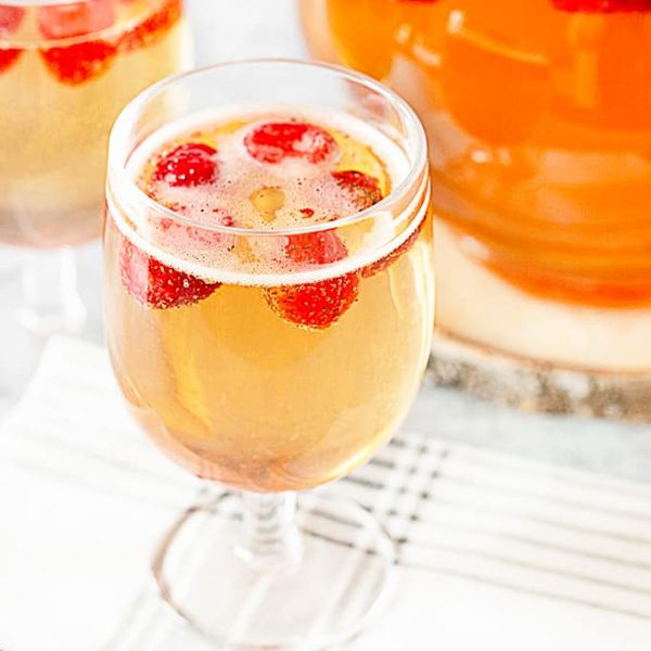 sparkling-pineapple-cranberry-punch