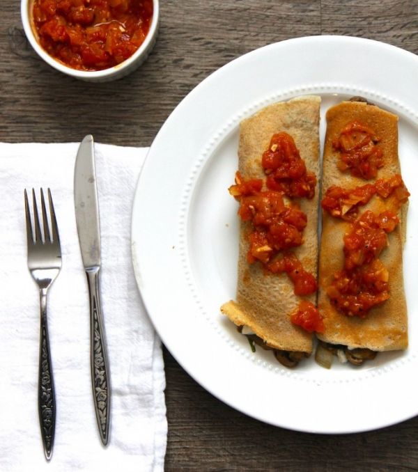 spinach-and-mushroom-crepes-with-balsamic-tomato-jam