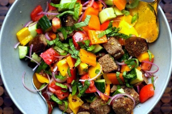 summers-last-hurrah-panzanella
