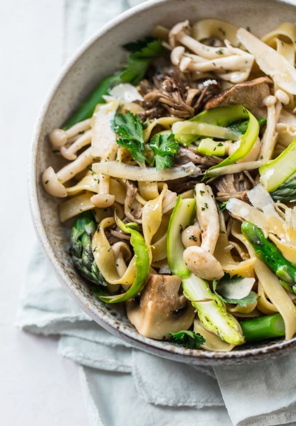 asparagus-and-wild-mushroom-pappardelle