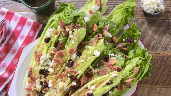 bacon-feta-and-dried-cherry-salad