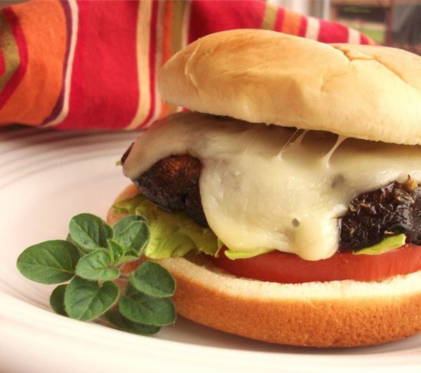 balsamic-portobello-mushroom-burgers