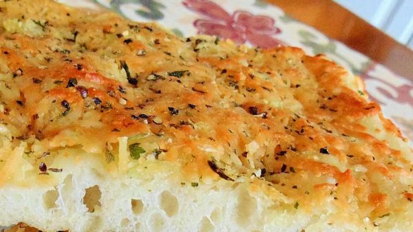 garlic-herbed-focaccia