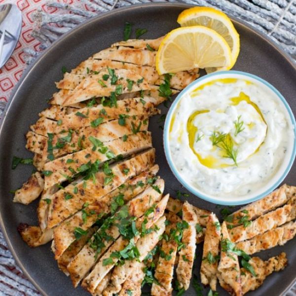 greek chicken with tzatsiki sauce
