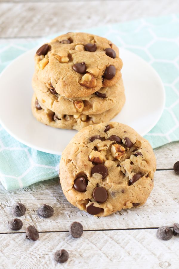 chocolate-chip-walnut-cookies