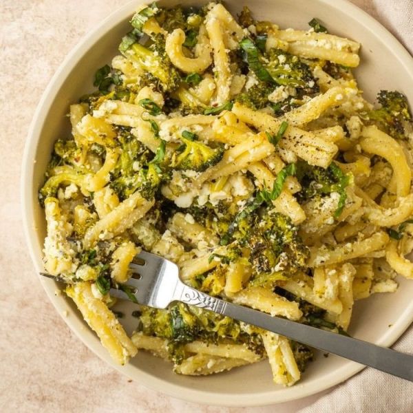 Lemon Pepper Fettuccini with Broccoli and Feta