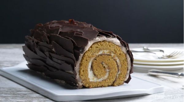 chocolate-gingerbread-yule-log