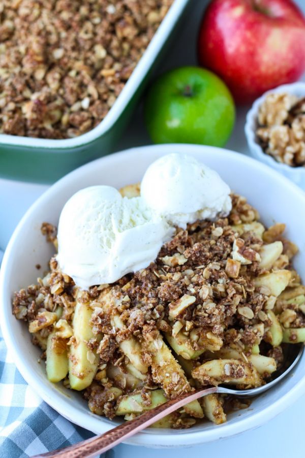 cinnamon-pear-balsamic-apple-crisp
